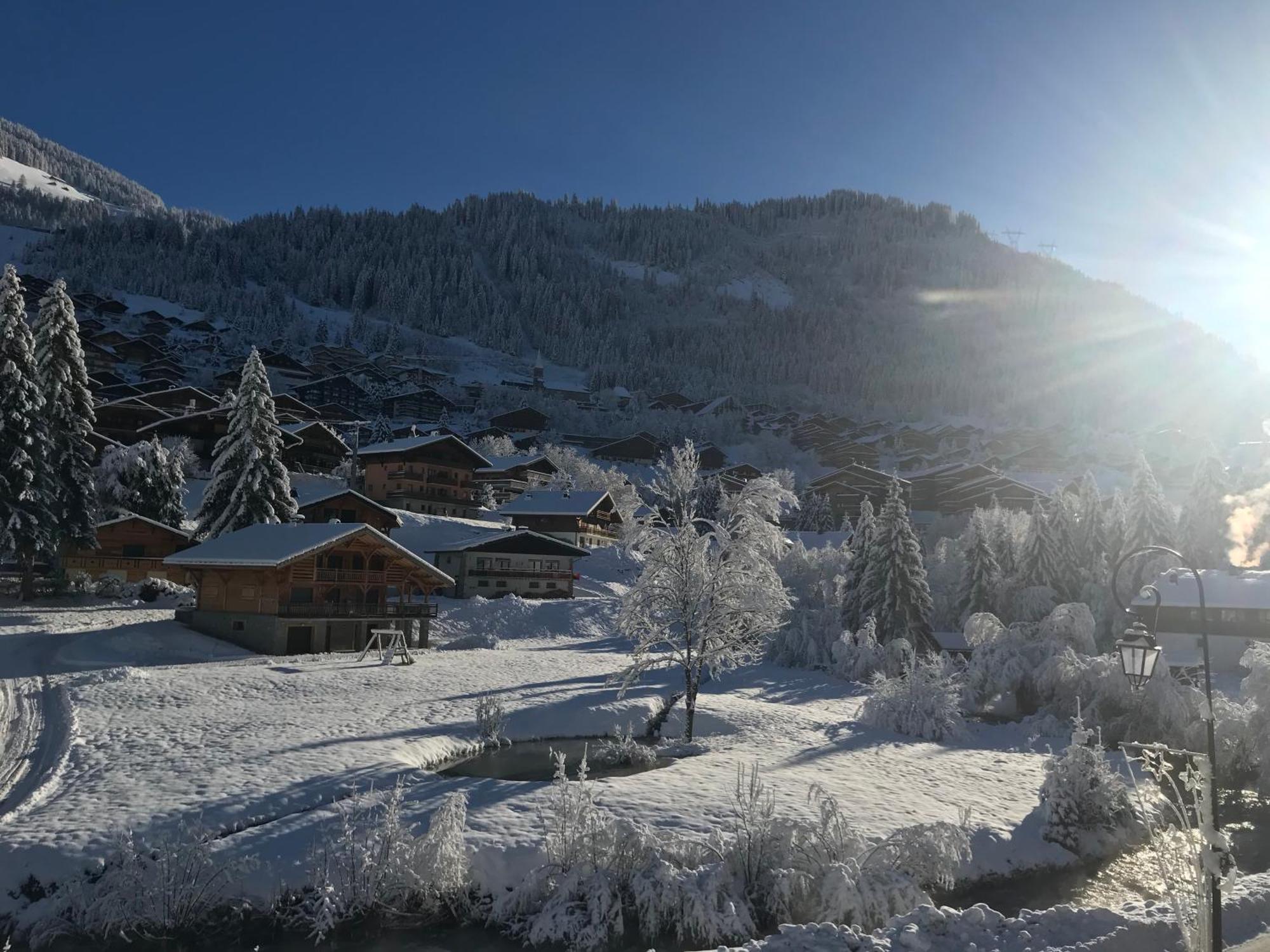 Au Bois De Lune Châtel Exterior foto